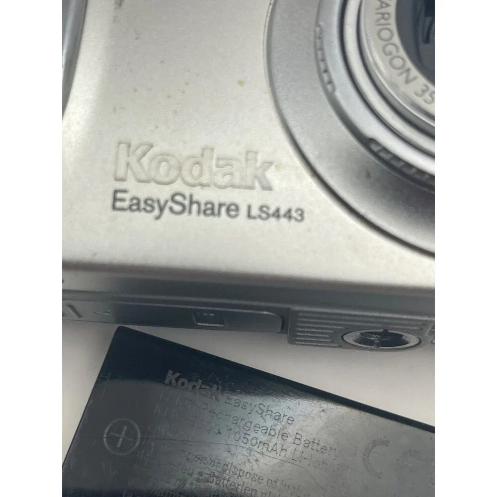Kodak EasyShare LS443 4MP Digital Camera Parts Repair + 2 Batteries Charger Case